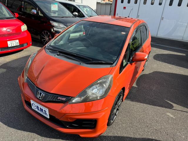 フィット ＲＳ　無限マフラー無限サスペンション無限エアロバンパー無限スポイラー無限フロアマット無限レカロシートレール　フルフラット　キ－レス　セキュリティアラーム　ＡＡＣ　衝突安全ボディ　ＥＴＣ（60枚目）