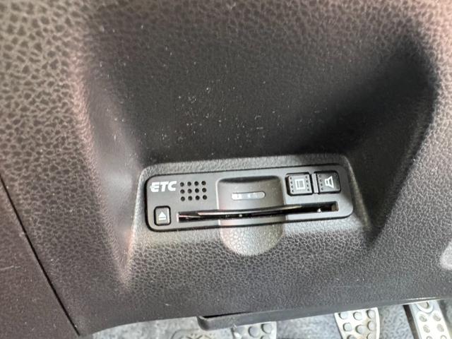 フィット ＲＳ　無限マフラー無限サスペンション無限エアロバンパー無限スポイラー無限フロアマット無限レカロシートレール　フルフラット　キ－レス　セキュリティアラーム　ＡＡＣ　衝突安全ボディ　ＥＴＣ（61枚目）