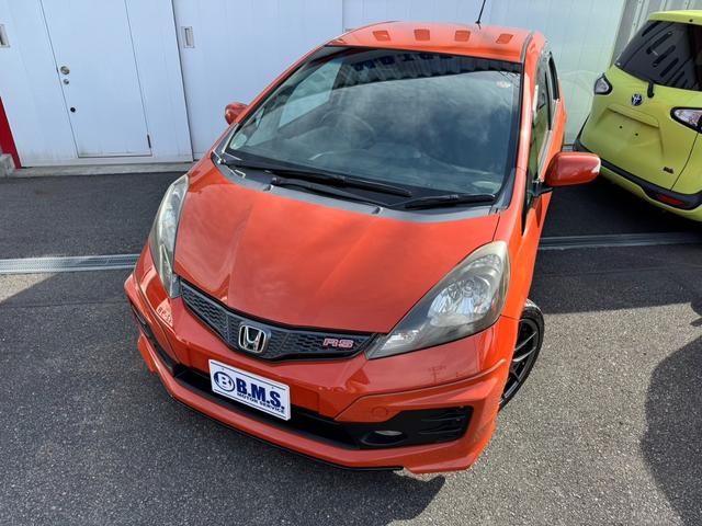 フィット ＲＳ　無限マフラー無限サスペンション無限エアロバンパー無限スポイラー無限フロアマット無限レカロシートレール　フルフラット　キ－レス　セキュリティアラーム　ＡＡＣ　衝突安全ボディ　ＥＴＣ（70枚目）