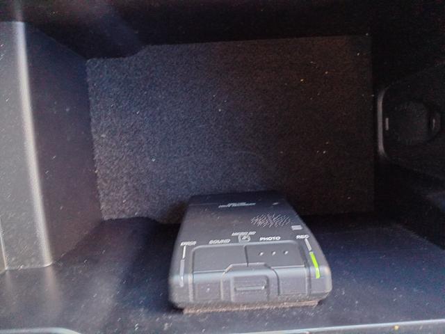 ハリアー プレミアム　アドバンスドパッケージ　純正フロント・サイド・リアスポーラー　ナビ＆ＴＶフルセグ（ＴＶコントロール付）パノラミックビューモニター　ドライブレコーダー　革シート（運転席パワーシート）パワーバックドア　ＥＴＣ２．０　スマートキー（27枚目）