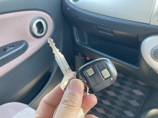 Xリミテッド HID キーレスエントリー オリジナルカラー 盗難防止システム ABS CD MD アルミホイール 衝突安全ボディ エアコン パワーステアリング パワーウィンドウ オートマ(9枚目)