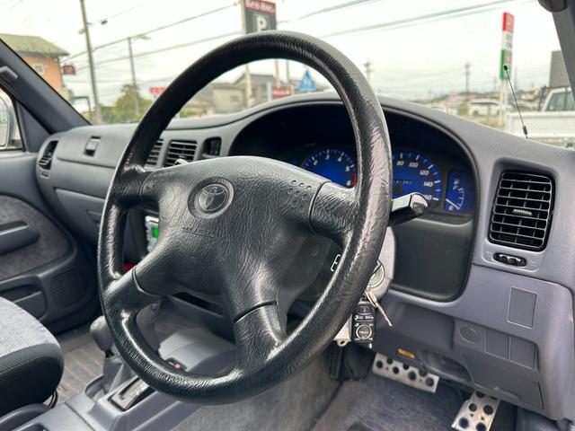 ハイラックススポーツピック ダブルキャブ　ワイド　２．７ワイドボディ　４ＷＤ　ＮＯＸＰＭ適合　４ドア　パワステ　パワーウインドウ　トノカバー　エアコン　社外アルミホイール（9枚目）