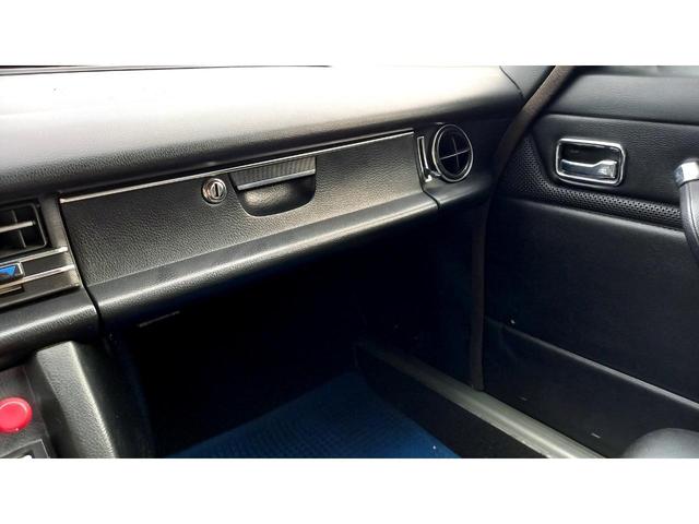格安SALEスタート! メルセデスベンツ ミディアムクラス W115 ミニカー