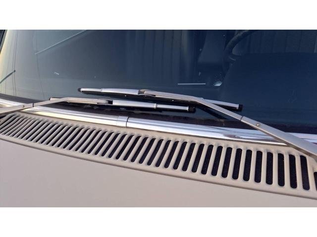 限定品】 メルセデスベンツ W114 W115 前期 グリルシール 新品