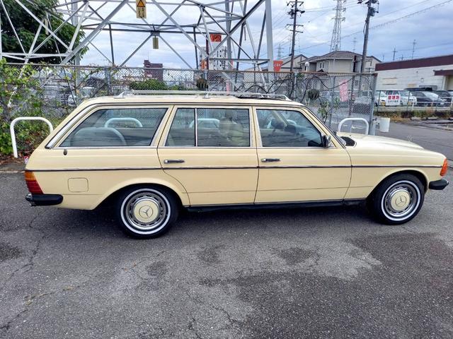 ２８０ＴＥ　全国登録可能　フル装備　　サンルーフ　ウッドパネル　　Ｗ１２３　　２８０ＴＥ　　ガソリン車　　皮シート　　ＥＴＣ　　ホワイトリボンタイヤ　　３００ＴＤ／３００ＴＤＴ／３００ＴＤターボ(32枚目)