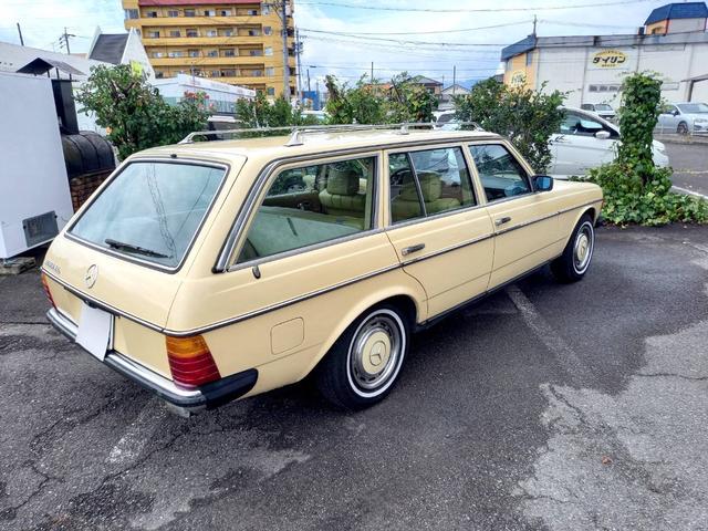 ２８０ＴＥ　全国登録可能　フル装備　　サンルーフ　ウッドパネル　　Ｗ１２３　　２８０ＴＥ　　ガソリン車　　皮シート　　ＥＴＣ　　ホワイトリボンタイヤ　　３００ＴＤ／３００ＴＤＴ／３００ＴＤターボ(55枚目)