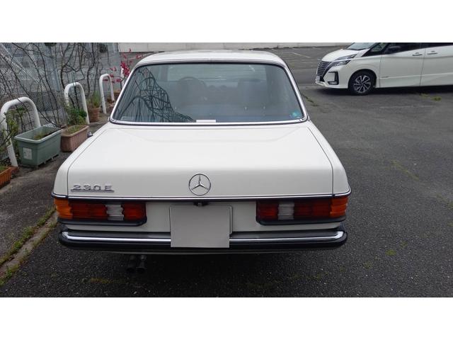 ミディアムクラス ２３０Ｅ　ディラー　　フル装備　　左ハンドル　　ｗ１２３　Ｓ１２３　２８０Ｅ　３００Ｄ（8枚目）