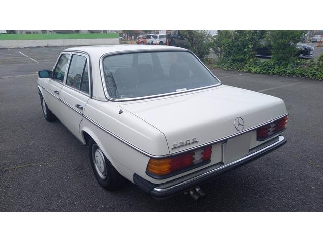 ミディアムクラス ２３０Ｅ　ディラー　　フル装備　　左ハンドル　　ｗ１２３　Ｓ１２３　２８０Ｅ　３００Ｄ（39枚目）