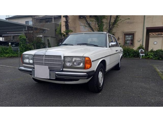 ミディアムクラス ２３０Ｅ　ディラー　　フル装備　　左ハンドル　　ｗ１２３　Ｓ１２３　２８０Ｅ　３００Ｄ（43枚目）