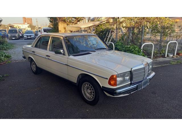 ミディアムクラス ３００Ｄターボ　ターボディーゼル　３００ＤＴ　　３００Ｄ　　３００Ｄターボ　　Ｗ１２３　２３０Ｅ２８０Ｅディラー車　　　ガレージ保管（14枚目）