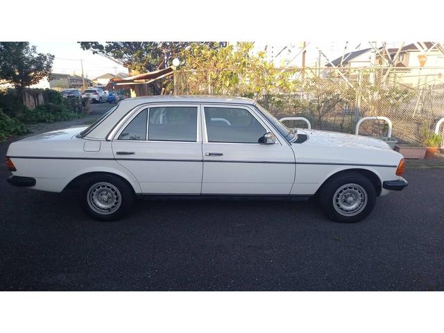 ミディアムクラス ３００Ｄターボ　ターボディーゼル　３００ＤＴ　　３００Ｄ　　３００Ｄターボ　　Ｗ１２３　２３０Ｅ２８０Ｅディラー車　　　ガレージ保管（23枚目）