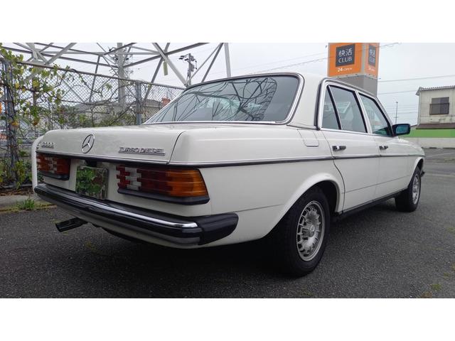 ミディアムクラス ３００Ｄターボ　ターボディーゼル　３００ＤＴ　　３００Ｄ　　３００Ｄターボ　　Ｗ１２３　２３０Ｅ２８０Ｅディラー車　　　ガレージ保管（72枚目）