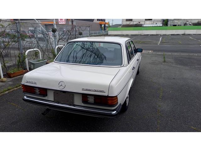 ミディアムクラス ３００Ｄターボ　ターボディーゼル　３００ＤＴ　　３００Ｄ　　３００Ｄターボ　　Ｗ１２３　２３０Ｅ２８０Ｅディラー車　　　ガレージ保管（73枚目）