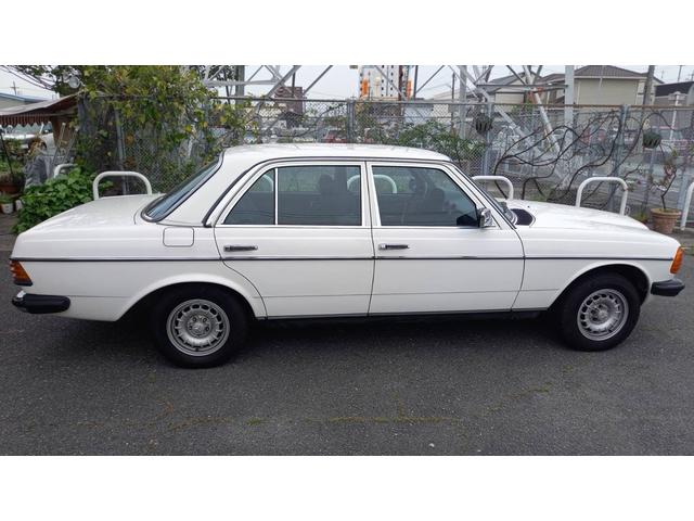 ミディアムクラス ３００Ｄターボ　ターボディーゼル　３００ＤＴ　　３００Ｄ　　３００Ｄターボ　　Ｗ１２３　２３０Ｅ２８０Ｅディラー車　　　ガレージ保管（74枚目）