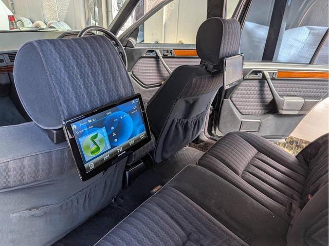 ミディアムクラス ２２０ＴＥ　ディーラー車　右ハンドル　社外オーディオ　バックカメラ　社外キーレス　ＥＴＣ　　前期　グリル　　　ｗ１２４　　Ｓ１２４（52枚目）