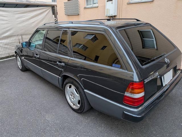 ミディアムクラス ２２０ＴＥ　ディーラー車　右ハンドル　社外オーディオ　バックカメラ　社外キーレス　ＥＴＣ　　前期　グリル　　　ｗ１２４　　Ｓ１２４（60枚目）
