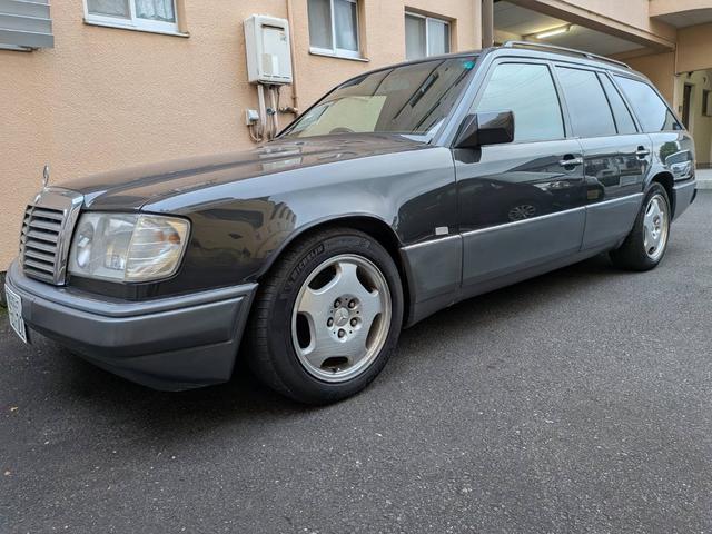 ミディアムクラス ２２０ＴＥ　ディーラー車　右ハンドル　社外オーディオ　バックカメラ　社外キーレス　ＥＴＣ　　前期　グリル　　　ｗ１２４　　Ｓ１２４（71枚目）
