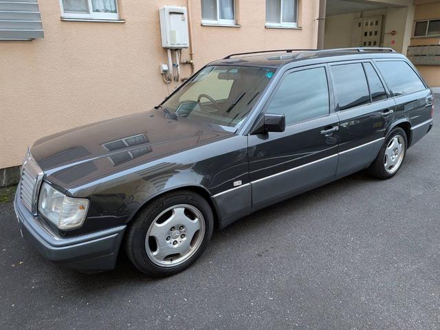 ミディアムクラス ２２０ＴＥ　ディーラー車　右ハンドル　社外オーディオ　バックカメラ　社外キーレス　ＥＴＣ　　前期　グリル　　　ｗ１２４　　Ｓ１２４（73枚目）