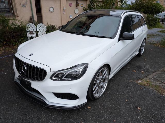Ｅクラスステーションワゴン Ｅ２５０　ステーションワゴン　アバンギャルド　ハイパーフォージドアルミホイール　パノラミックスライディングルーフ　ブラックレザーシート　シートヒーター　純正ＨＤＤナビ地デジＴＶ（4枚目）