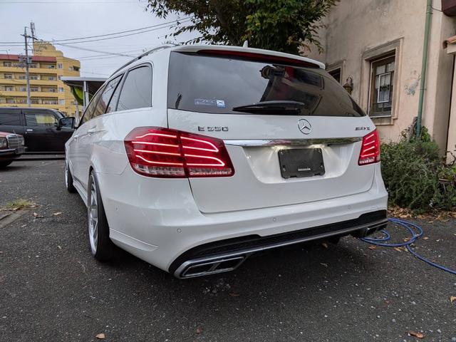 Ｅクラスステーションワゴン Ｅ２５０　ステーションワゴン　アバンギャルド　ハイパーフォージドアルミホイール　パノラミックスライディングルーフ　ブラックレザーシート　シートヒーター　純正ＨＤＤナビ地デジＴＶ（7枚目）