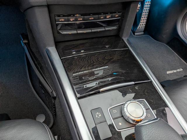 Ｅクラスステーションワゴン Ｅ２５０　ステーションワゴン　アバンギャルド　ハイパーフォージドアルミホイール　パノラミックスライディングルーフ　ブラックレザーシート　シートヒーター　純正ＨＤＤナビ地デジＴＶ（14枚目）
