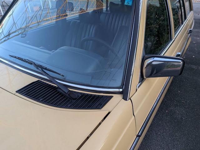 ミディアムクラス ３００ＴＤターボ　最終モデル　コン色レザーシート　７人乗り３列シート　ＥＴＣ　ルーフレール　ウッドパネル　　　トノカバー・アニマルネット　ｓ１２３　　３００ＴＤＴ　３００ＴＤ　　３００ＴＤターボ　　天井張り替え（12枚目）