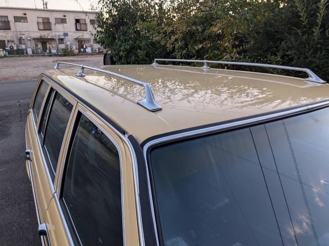 ミディアムクラス ３００ＴＤターボ　最終モデル　コン色レザーシート　７人乗り３列シート　ＥＴＣ　ルーフレール　ウッドパネル　　　トノカバー・アニマルネット　ｓ１２３　　３００ＴＤＴ　３００ＴＤ　　３００ＴＤターボ　　天井張り替え（15枚目）