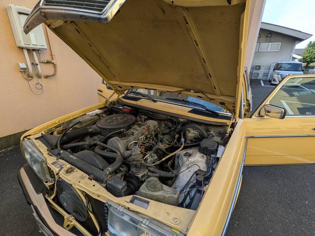 ミディアムクラス ３００ＴＤターボ　最終モデル　コン色レザーシート　７人乗り３列シート　ＥＴＣ　ルーフレール　ウッドパネル　　　トノカバー・アニマルネット　ｓ１２３　　３００ＴＤＴ　３００ＴＤ　　３００ＴＤターボ　　天井張り替え（53枚目）