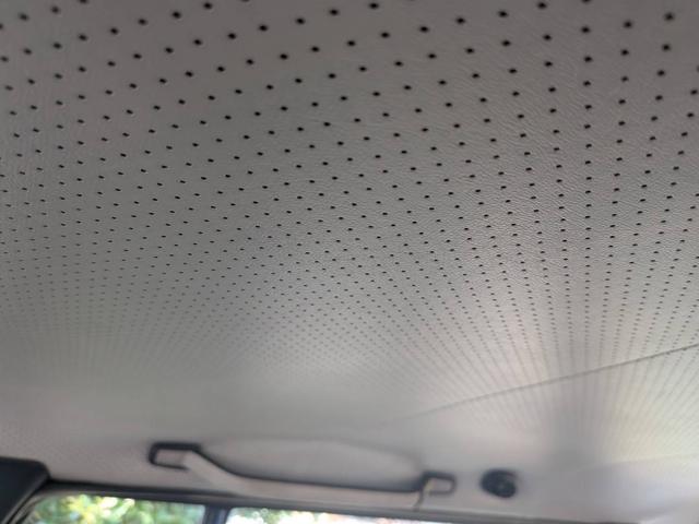 ミディアムクラス ３００ＴＤターボ　最終モデル　コン色レザーシート　７人乗り３列シート　ＥＴＣ　ルーフレール　ウッドパネル　　　トノカバー・アニマルネット　ｓ１２３　　３００ＴＤＴ　３００ＴＤ　　３００ＴＤターボ　　天井張り替え（61枚目）