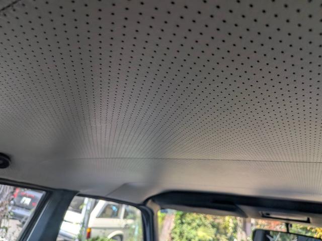 ミディアムクラス ３００ＴＤターボ　最終モデル　コン色レザーシート　７人乗り３列シート　ＥＴＣ　ルーフレール　ウッドパネル　　　トノカバー・アニマルネット　ｓ１２３　　３００ＴＤＴ　３００ＴＤ　　３００ＴＤターボ　　天井張り替え（62枚目）