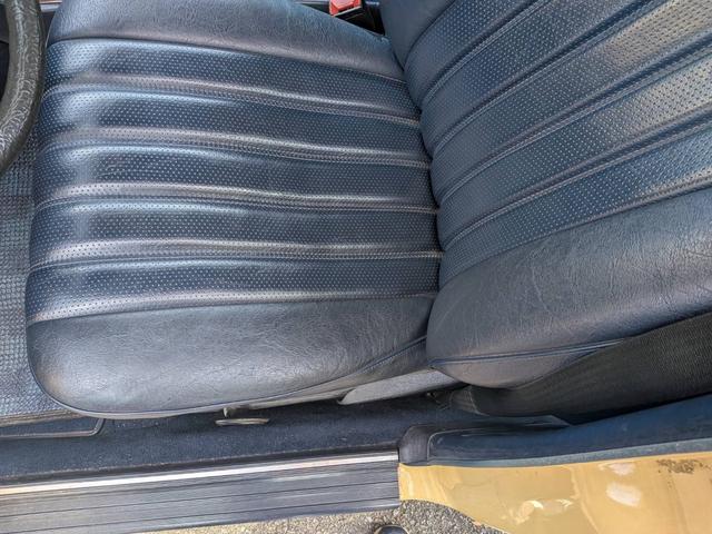 ミディアムクラス ３００ＴＤターボ　最終モデル　コン色レザーシート　７人乗り３列シート　ＥＴＣ　ルーフレール　ウッドパネル　　　トノカバー・アニマルネット　ｓ１２３　　３００ＴＤＴ　３００ＴＤ　　３００ＴＤターボ　　天井張り替え（63枚目）