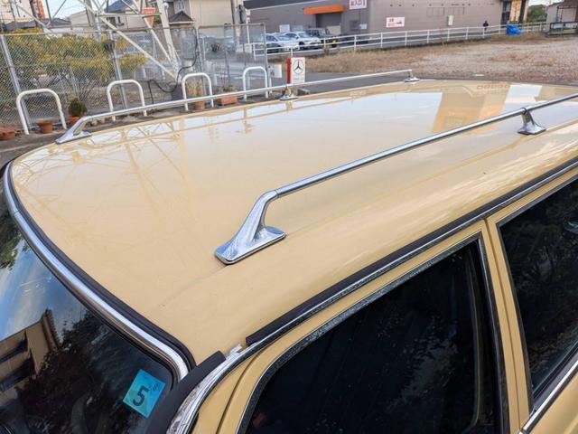 ミディアムクラス ３００ＴＤターボ　最終モデル　コン色レザーシート　７人乗り３列シート　ＥＴＣ　ルーフレール　ウッドパネル　　　トノカバー・アニマルネット　ｓ１２３　　３００ＴＤＴ　３００ＴＤ　　３００ＴＤターボ　　天井張り替え（70枚目）