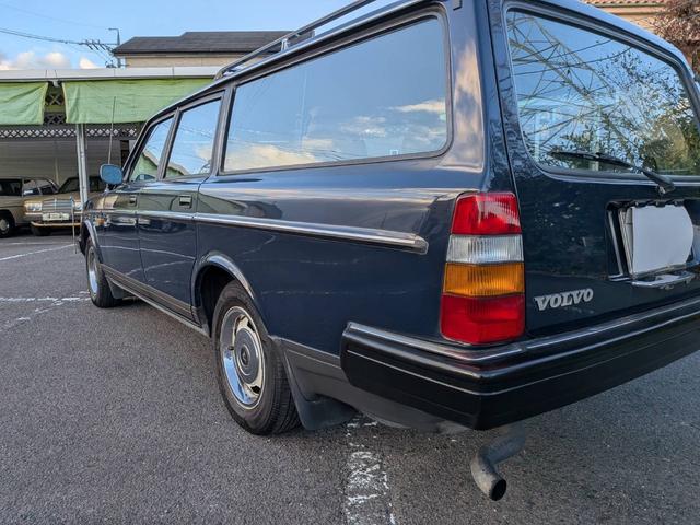 ２４０ワゴン ２４０ＧＬＥワゴン　ディーラー車　右ハンドル　キーレス　フル装備　　点検記録簿Ｈ２２・２６・２８・３０・Ｒ２・４・６年まで有り　　メッキルーフキャリア　　メッキドアミラー　　ホイールキャップ（22枚目）