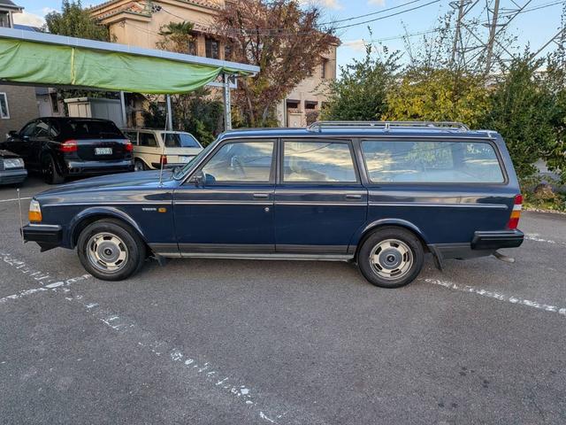 ２４０ワゴン ２４０ＧＬＥワゴン　ディーラー車　右ハンドル　キーレス　フル装備　　点検記録簿Ｈ２２・２６・２８・３０・Ｒ２・４・６年まで有り　　メッキルーフキャリア　　メッキドアミラー　　ホイールキャップ（26枚目）