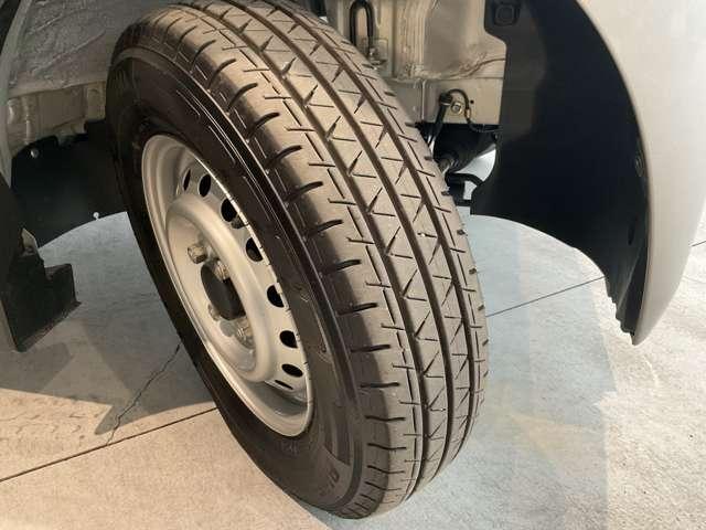 ＮＶ１００クリッパーバン ＤＸ　マニュアルエアコン・ＵＳＢ充電コネクター・オートライトシステム・１２インチスチールホイール・ハロゲンヘッドランプ・リモートコントロールエントリーシステム（キーレスエントリー１個　スペアキー１個）（20枚目）