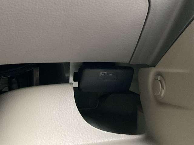 ＮＶ１００クリッパーバン ＤＸ　マニュアルエアコン・ＵＳＢ充電コネクター・オートライトシステム・１２インチスチールホイール・ハロゲンヘッドランプ・リモートコントロールエントリーシステム（キーレスエントリー１個　スペアキー１個）（27枚目）