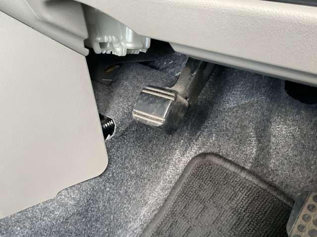 ムーヴコンテ Ｘ　＋Ｓ　純正ＣＤ一体ＡＭ・ＦＭデンシチューナーラジオ・オートエアコン・１４インチホイールカバー・スマートキー・フロアカーペット・プラスチックバイザー（11枚目）