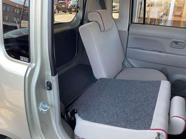 ムーヴコンテ Ｘ　＋Ｓ　純正ＣＤ一体ＡＭ・ＦＭデンシチューナーラジオ・オートエアコン・１４インチホイールカバー・スマートキー・フロアカーペット・プラスチックバイザー（13枚目）