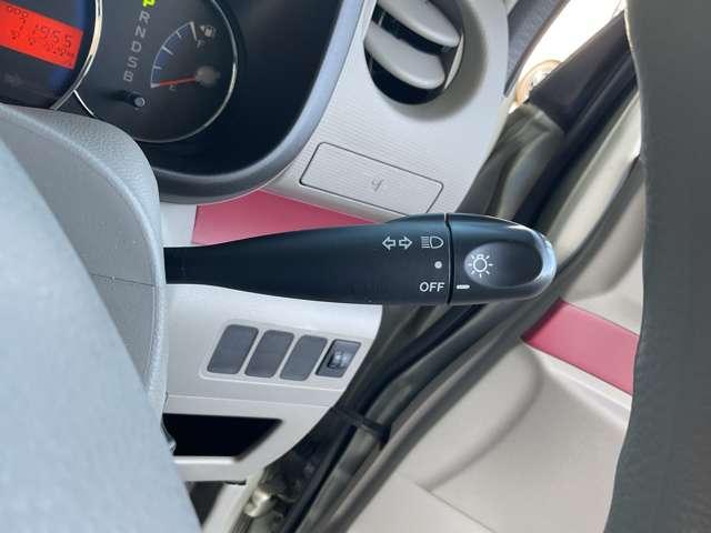 ムーヴコンテ Ｘ　＋Ｓ　純正ＣＤ一体ＡＭ・ＦＭデンシチューナーラジオ・オートエアコン・１４インチホイールカバー・スマートキー・フロアカーペット・プラスチックバイザー（28枚目）