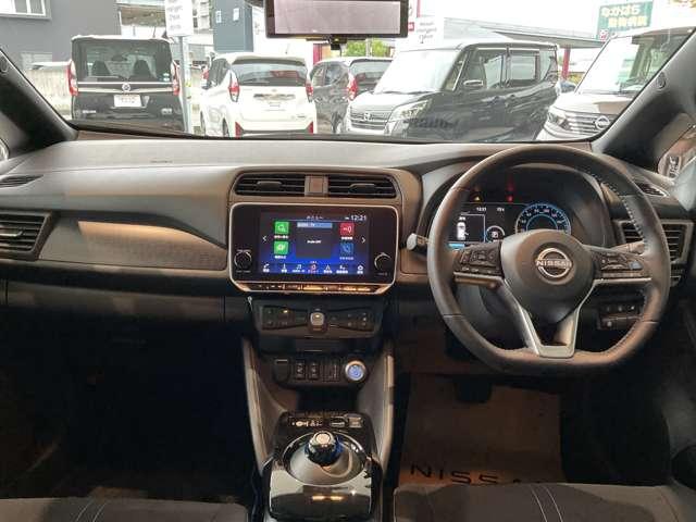 リーフ e+ X メモリーナビゲーション アラウンドビュー プロパイロット 16インチアルミ スマートルームミラー シートヒーター ハンドルヒーター LEDヘッドランプ ハイビームアシスト インテリジェントキー(3枚目)