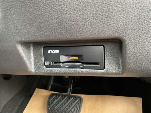 リーフ e+ X メモリーナビゲーション アラウンドビュー プロパイロット 16インチアルミ スマートルームミラー シートヒーター ハンドルヒーター LEDヘッドランプ ハイビームアシスト インテリジェントキー(17枚目)