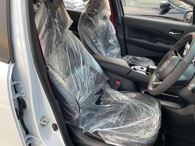 オーラ ニスモ　純正メモリーナビ・ナビ連動ドライブレコーダー（Ｆ＆Ｒ）・インテリジェントルームミラー・アラウンドビューモニター・ＮＩＳＭＯ専用フロアカーペット・ＮＩＳＭＯ専用プラスチックバイザー（7枚目）