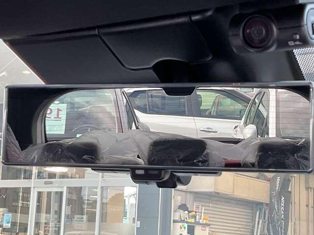 オーラ ニスモ　純正メモリーナビ・ナビ連動ドライブレコーダー（Ｆ＆Ｒ）・インテリジェントルームミラー・アラウンドビューモニター・ＮＩＳＭＯ専用フロアカーペット・ＮＩＳＭＯ専用プラスチックバイザー（14枚目）