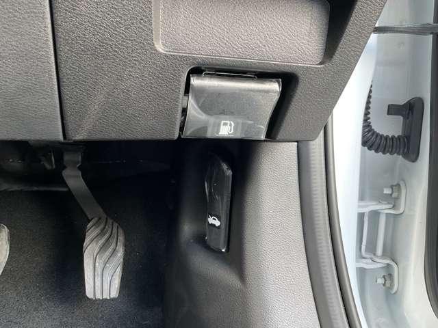 オーラ ニスモ　純正メモリーナビ・ナビ連動ドライブレコーダー（Ｆ＆Ｒ）・インテリジェントルームミラー・アラウンドビューモニター・ＮＩＳＭＯ専用フロアカーペット・ＮＩＳＭＯ専用プラスチックバイザー（39枚目）