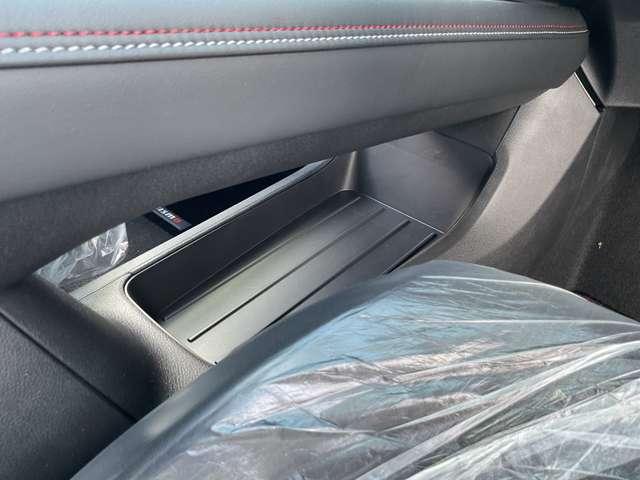 オーラ ニスモ　純正メモリーナビ・ナビ連動ドライブレコーダー（Ｆ＆Ｒ）・インテリジェントルームミラー・アラウンドビューモニター・ＮＩＳＭＯ専用フロアカーペット・ＮＩＳＭＯ専用プラスチックバイザー（43枚目）