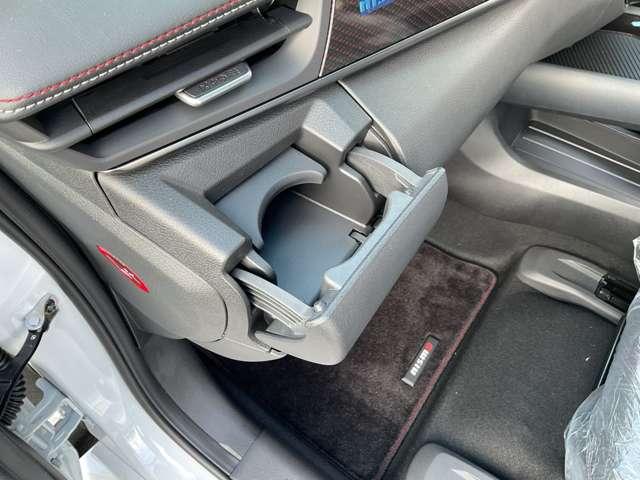 オーラ ニスモ　純正メモリーナビ・ナビ連動ドライブレコーダー（Ｆ＆Ｒ）・インテリジェントルームミラー・アラウンドビューモニター・ＮＩＳＭＯ専用フロアカーペット・ＮＩＳＭＯ専用プラスチックバイザー（51枚目）