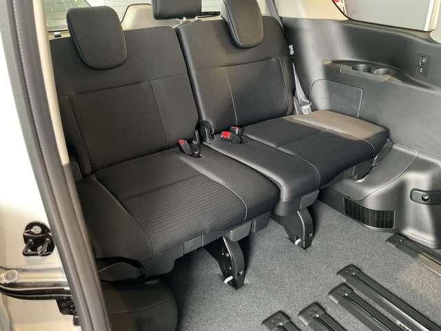 セレナ ｅ－パワー　ハイウェイスターＶ　雹害車／１００Ｖ　ＡＣ電源（１５００Ｗ）・寒冷地仕様（ホットプラスパック）＋不凍液＋ＰＴＣ素子ヒーター・アラモニター・インテリルームミラー・ドラレコ・ＬＥＤヘッドライト・ＮＣナビ・ＥＴＣ２．０・ＳＯＳ（17枚目）