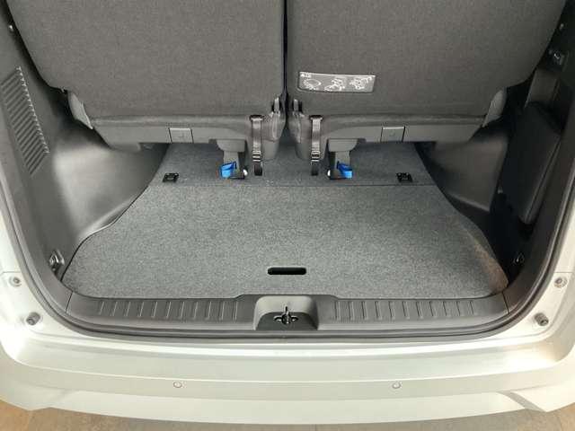 セレナ ｅ－パワー　ハイウェイスターＶ　雹害車／１００Ｖ　ＡＣ電源（１５００Ｗ）・寒冷地仕様（ホットプラスパック）＋不凍液＋ＰＴＣ素子ヒーター・アラモニター・インテリルームミラー・ドラレコ・ＬＥＤヘッドライト・ＮＣナビ・ＥＴＣ２．０・ＳＯＳ（18枚目）