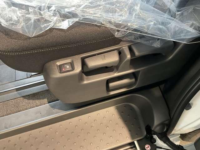 セレナ ｅ－パワー　ハイウェイスターＶ　雹害車／１００Ｖ　ＡＣ電源（１５００Ｗ）・寒冷地仕様（ホットプラスパック）＋不凍液＋ＰＴＣ素子ヒーター・アラモニター・インテリルームミラー・ドラレコ・ＬＥＤヘッドライト・ＮＣナビ・ＥＴＣ２．０・ＳＯＳ（49枚目）