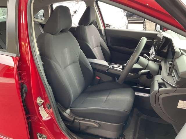 ノート  ニッサンコネクトナビ・SOSコールボタン・ETC車載器2.0・アラウンドビューモニター・インテリジェントルームミラー・BSW・BSI・RCTA・ワイヤレス充電器・ドライブレコーダー(F&R)(5枚目)